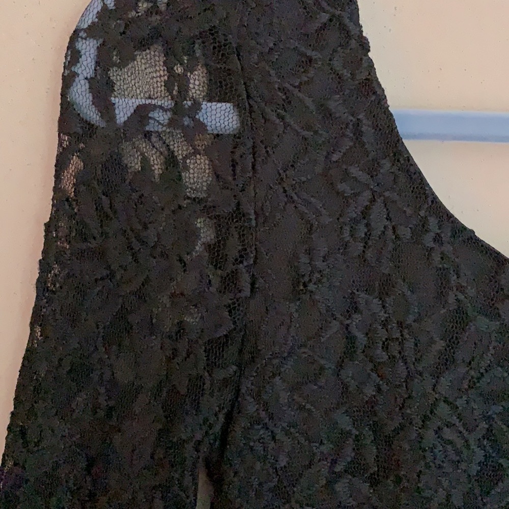 Socialite Christmas party/ night out! size small lace bell-like sleeve, mini - Picture 2 of 3